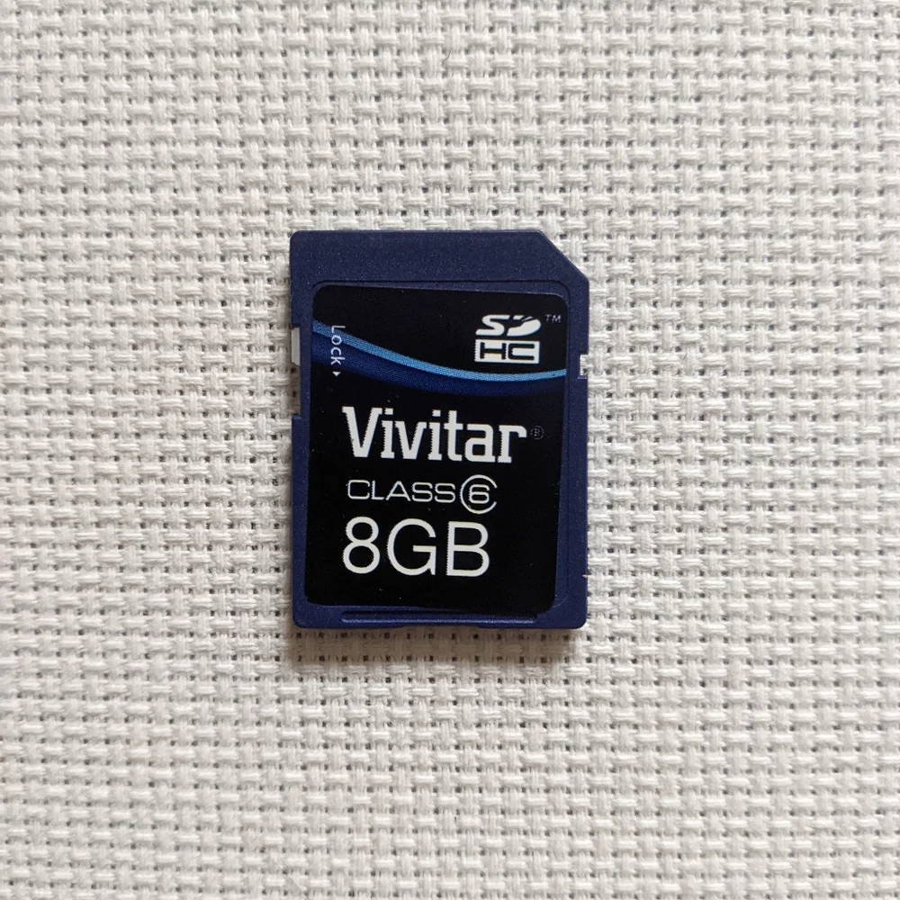 Vivitar ViviCam x029 12.1 MP Digital Camera, Case, SD Card. MISSING USB …
